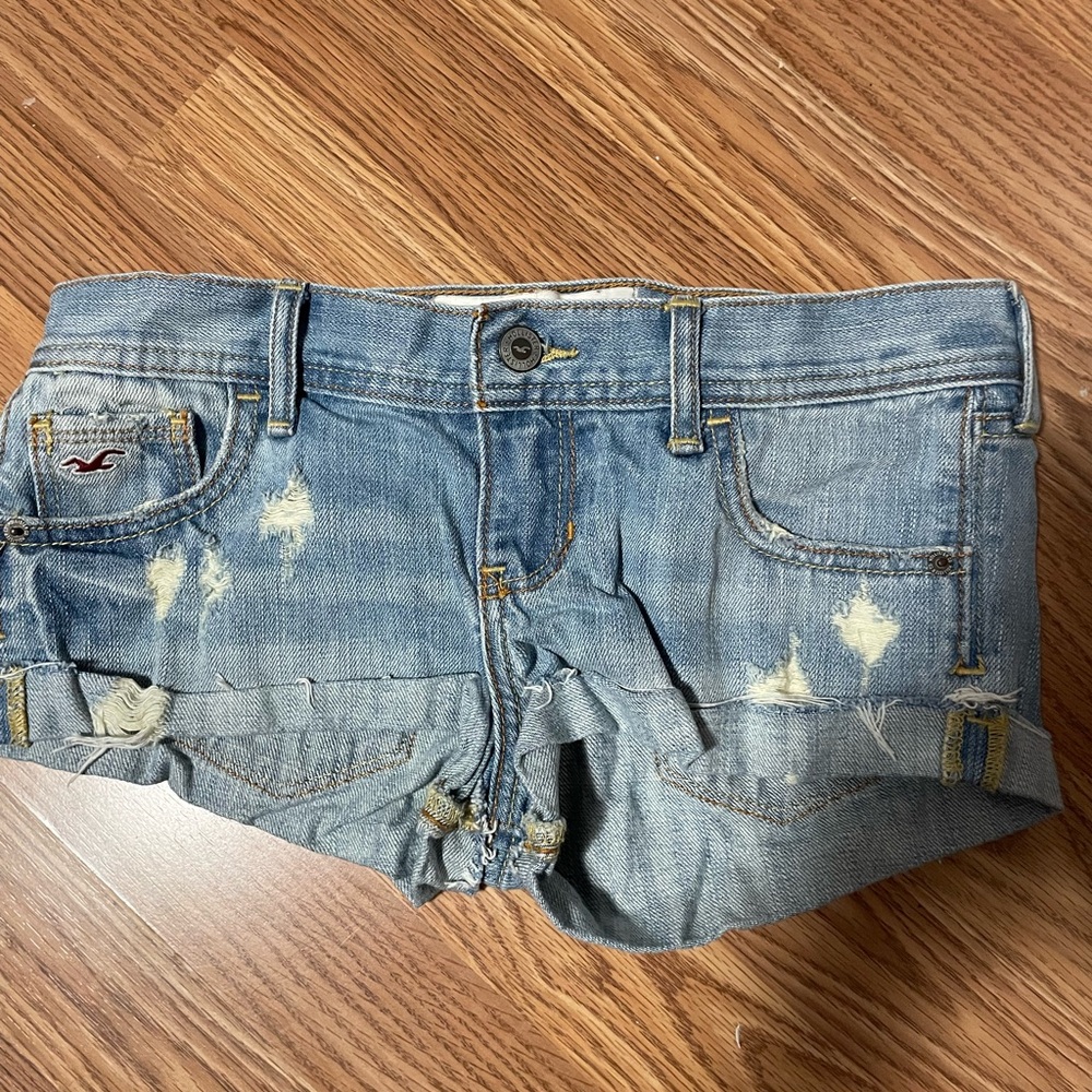 Classic Hollister Light Wash Distressed Denim Cutoff Shorts